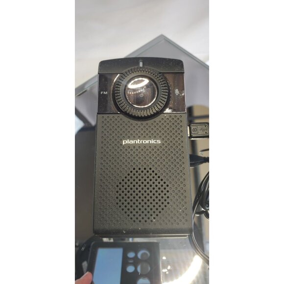 Plantronics K100 Bluetooth Speakerphone & FM Transmitter Car Kit - Picture 3 of 6
